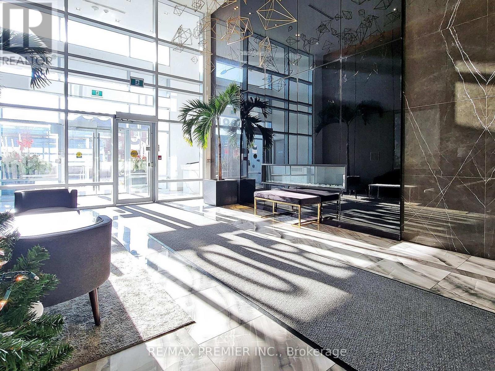 119 - 4800 Highway 7 Road, Vaughan, Ontario  L4L 1H8 - Photo 4 - N12513070