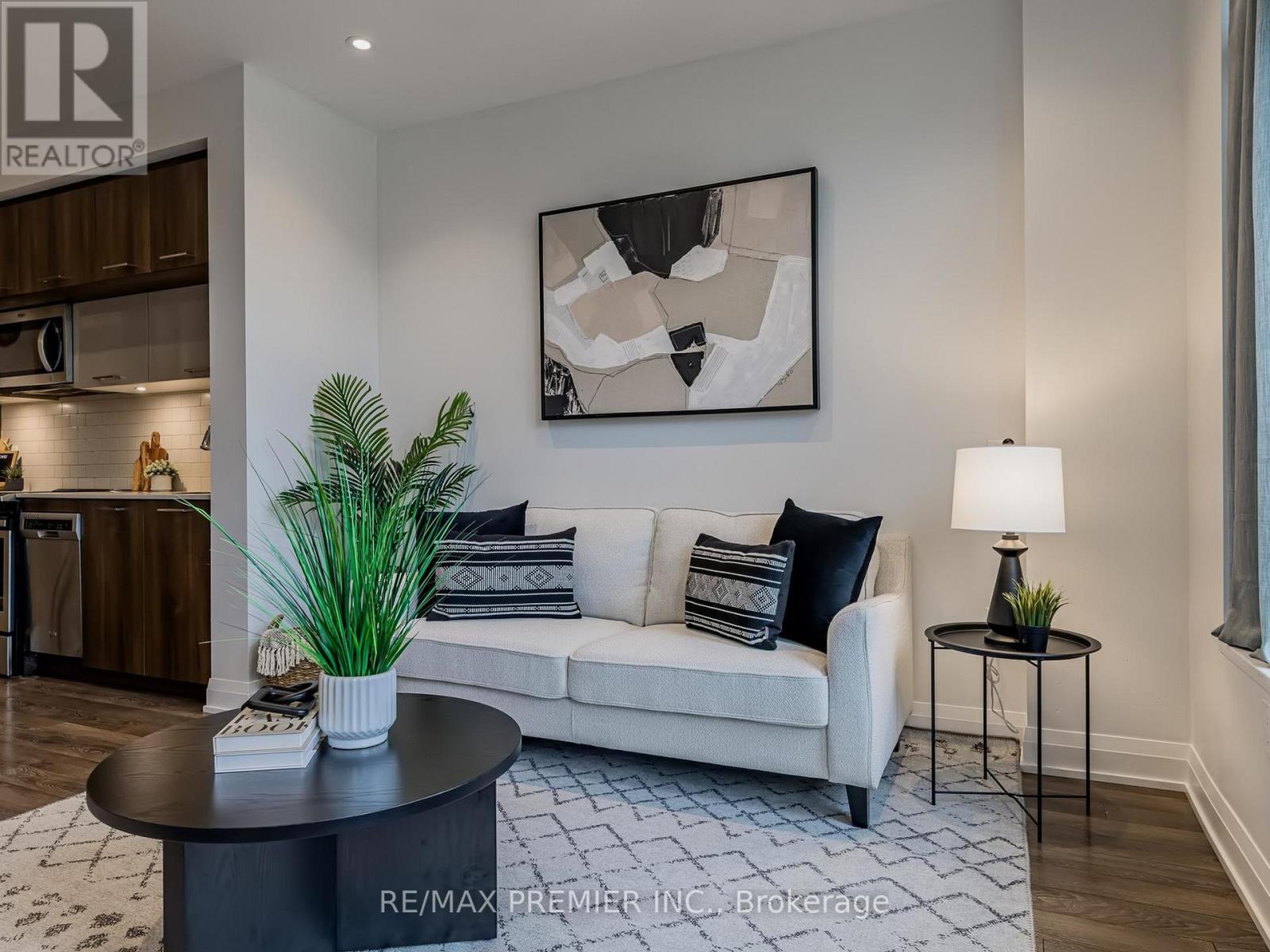 119 - 4800 Highway 7 Road, Vaughan, Ontario  L4L 1H8 - Photo 9 - N12513070