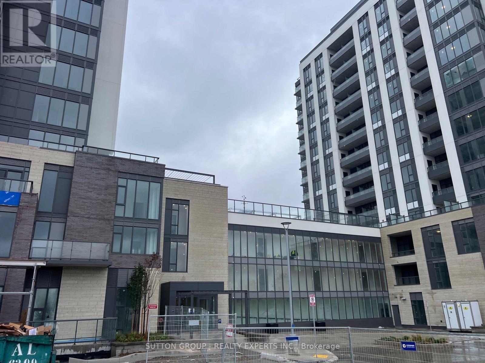 B1002 - 715 Davis Drive, Newmarket, Ontario  L3Y 0J2 - Photo 2 - N12513080