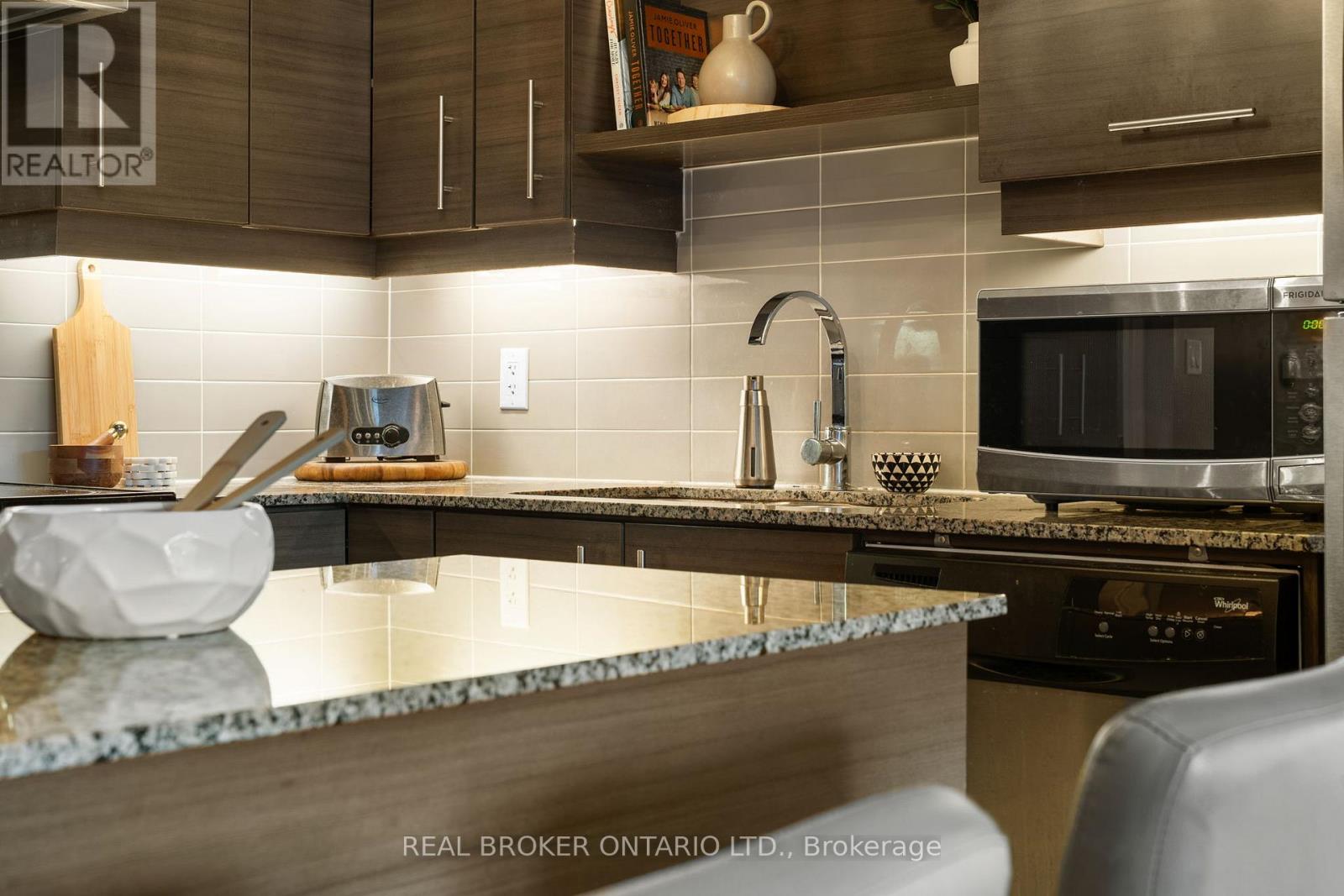 301 - 277 South Park Road, Markham, Ontario  L3T 0B7 - Photo 10 - N12513090