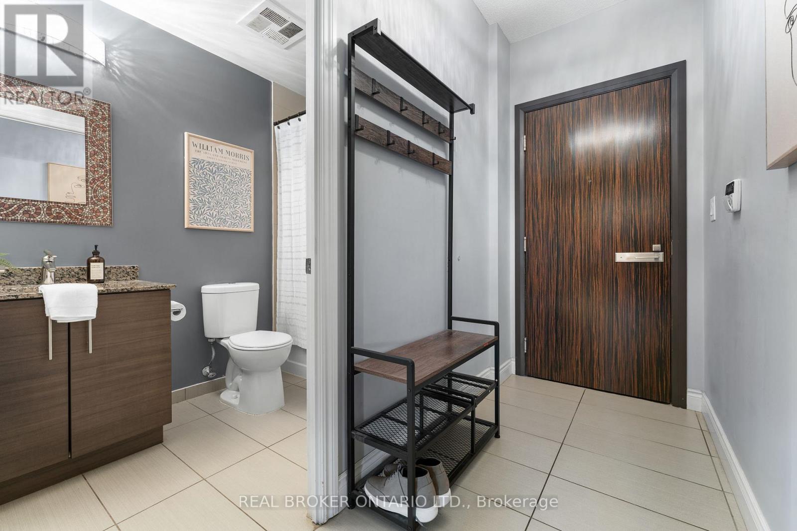 301 - 277 South Park Road, Markham, Ontario  L3T 0B7 - Photo 3 - N12513090