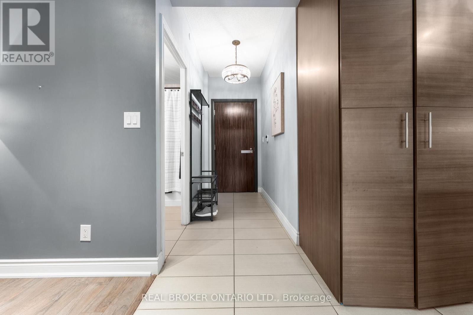 301 - 277 South Park Road, Markham, Ontario  L3T 0B7 - Photo 6 - N12513090