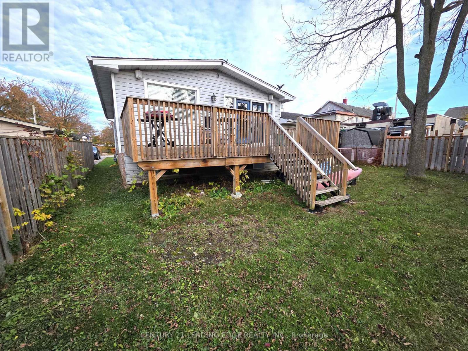 8 Lorne Street, Georgina, Ontario  L0E 1L0 - Photo 10 - N12513092