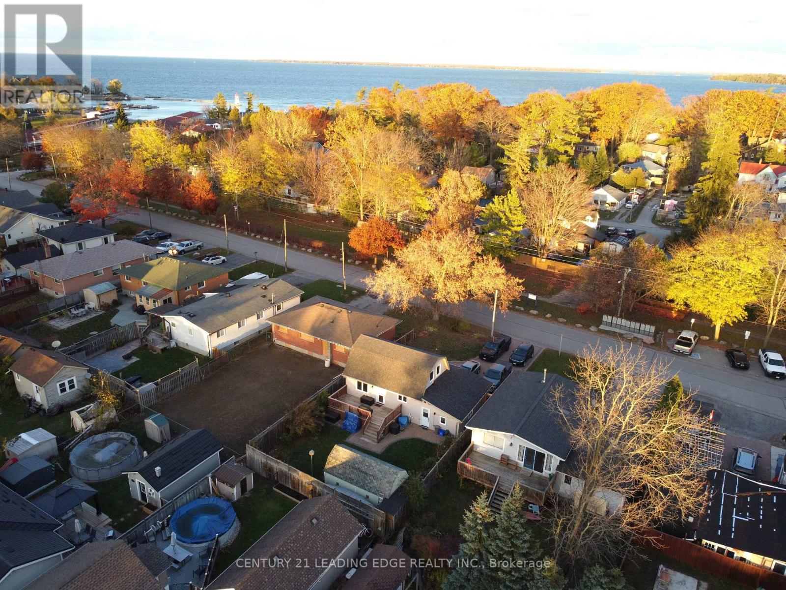 8 Lorne Street, Georgina, Ontario  L0E 1L0 - Photo 14 - N12513092