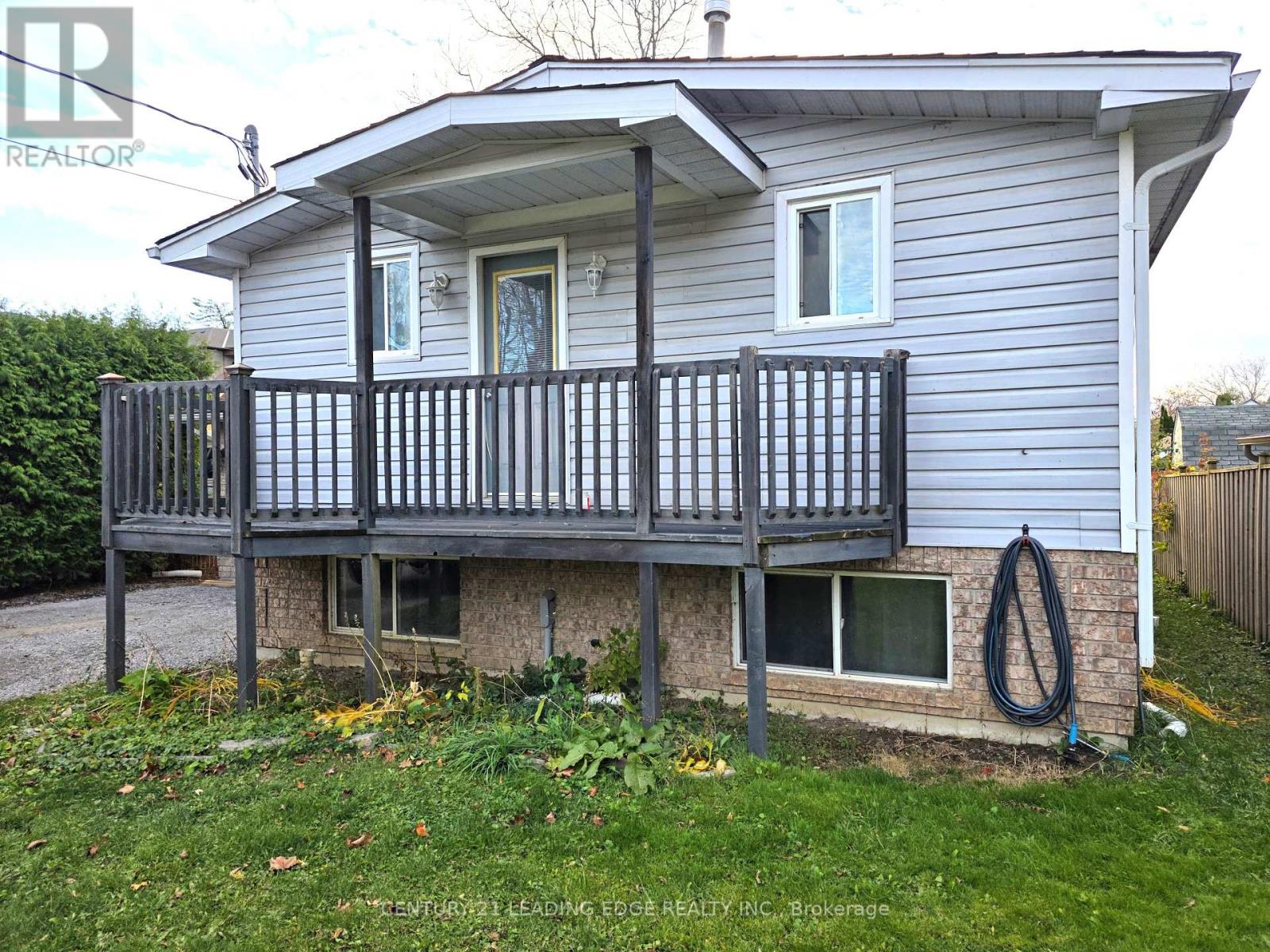 8 Lorne Street, Georgina, Ontario  L0E 1L0 - Photo 3 - N12513092