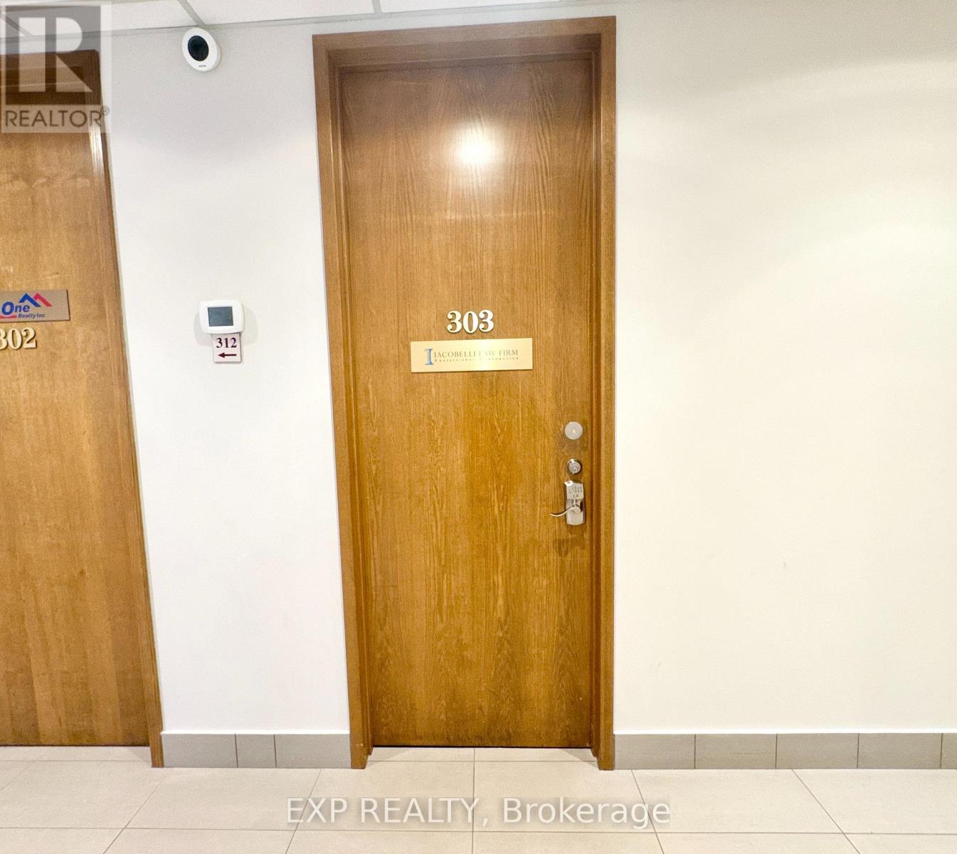 303c - 15 Wertheim Ct Court, Richmond Hill, Ontario  L4B 3H7 - Photo 2 - N12513102