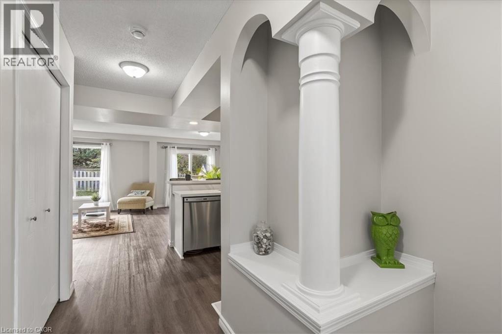 269 Mcmeeken Drive, Cambridge, Ontario  N3C 4N7 - Photo 4 - 40785802