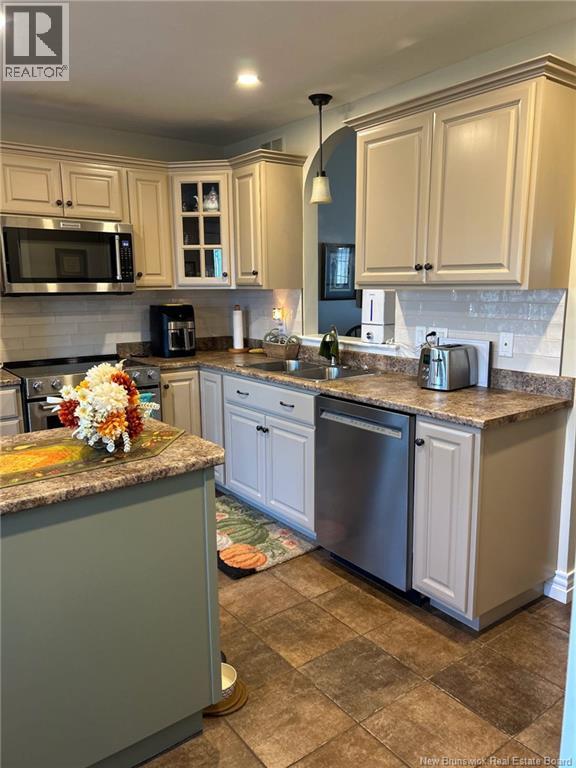 109 Amberly Court, Riverview, New Brunswick  E1B 0H4 - Photo 3 - NB129638