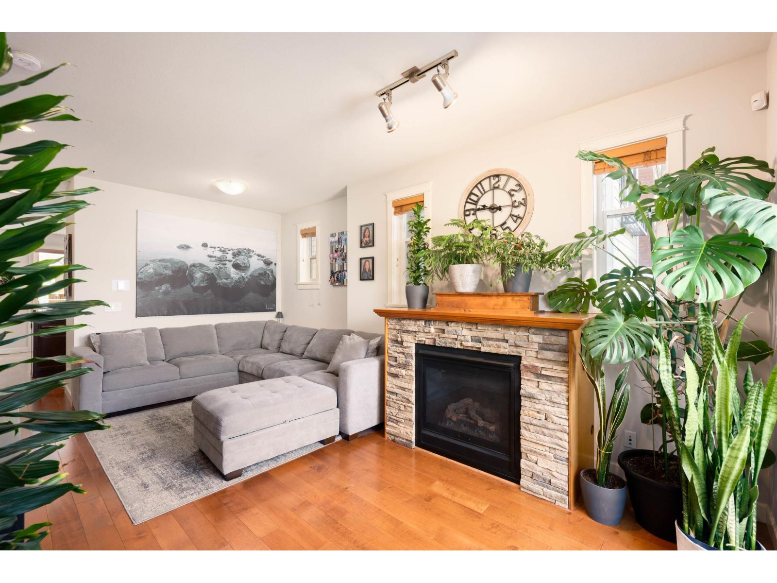 34 8068 207 Street, Langley, British Columbia  V2Y 0M9 - Photo 3 - R3065075