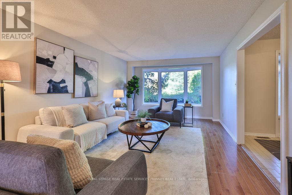 700 Fieldstone Road, Mississauga, Ontario  L5C 3M5 - Photo 6 - W12513060