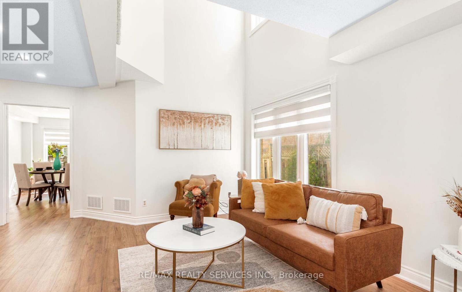 3912 Zenith Court, Mississauga, Ontario  L5N 7H7 - Photo 6 - W12513072