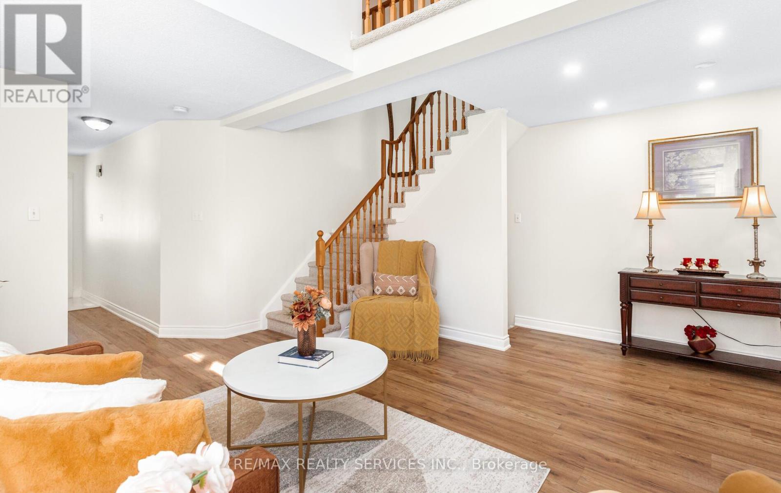 3912 Zenith Court, Mississauga, Ontario  L5N 7H7 - Photo 9 - W12513072