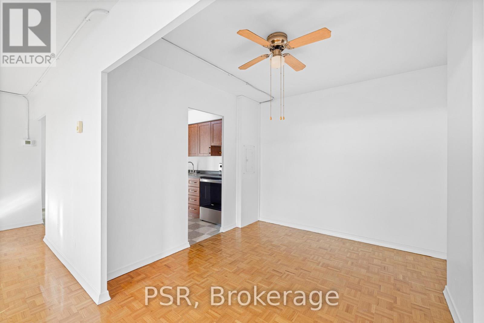 909 - 240 Markland Drive, Toronto, Ontario  M9C 1R3 - Photo 4 - W12513094