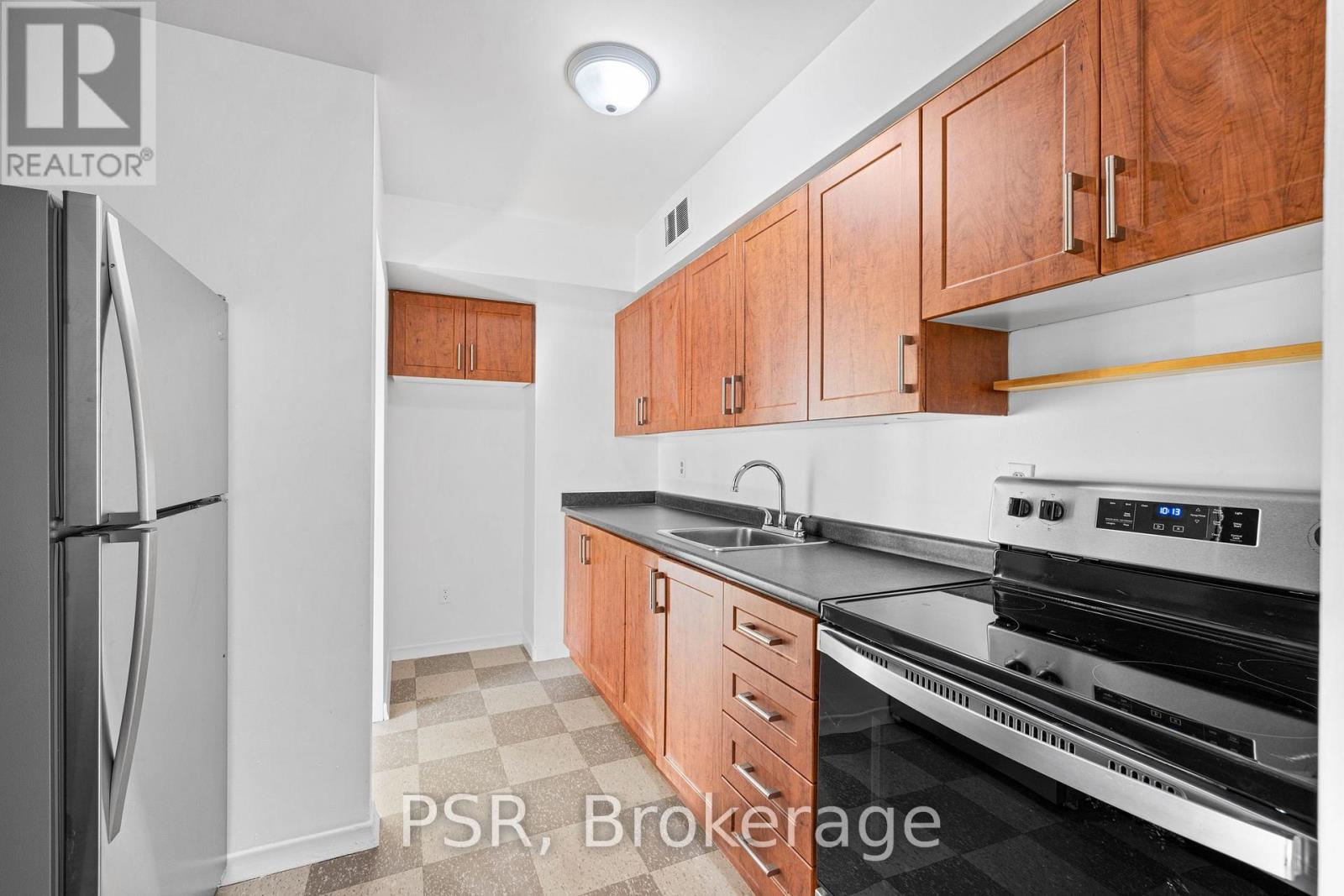 909 - 240 Markland Drive, Toronto, Ontario  M9C 1R3 - Photo 7 - W12513094