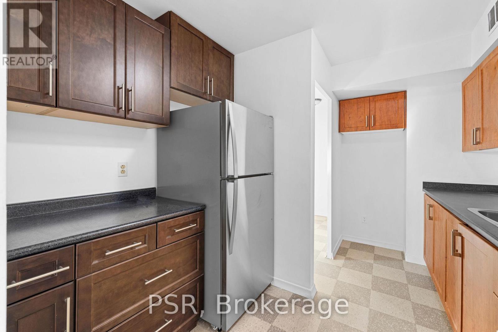 909 - 240 Markland Drive, Toronto, Ontario  M9C 1R3 - Photo 9 - W12513094