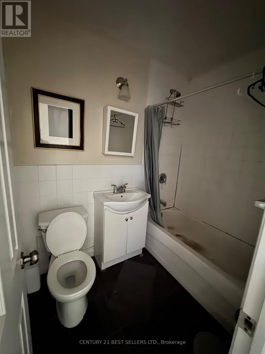 10-105 Twenty Fifth Street, Toronto, Ontario  M8V 3P9 - Photo 4 - W12513124