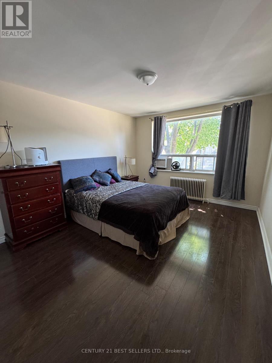 10-105 Twenty Fifth Street, Toronto, Ontario  M8V 3P9 - Photo 7 - W12513124