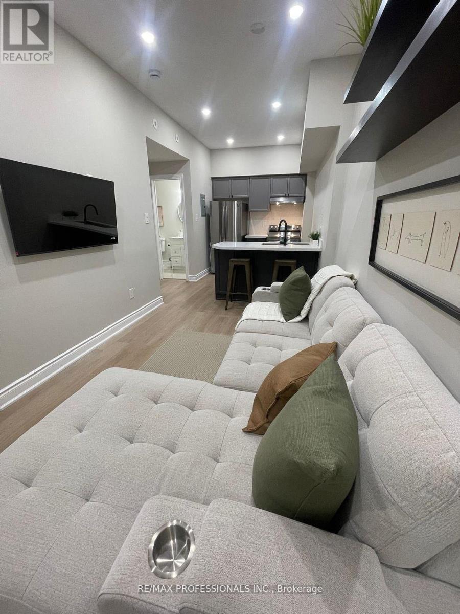 133 - 601 Shoreline Drive, Mississauga, Ontario  L5B 4K3 - Photo 5 - W12513152