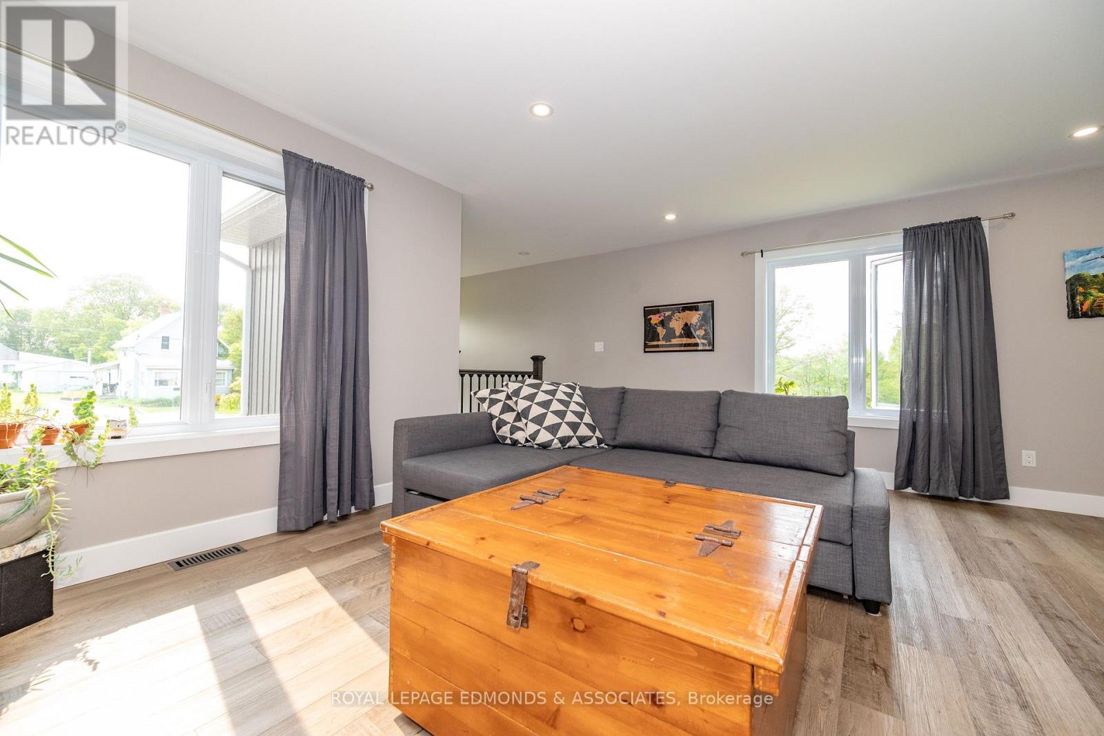 464 Dominion Street, Pembroke, Ontario  K8A 4W8 - Photo 6 - X12200031