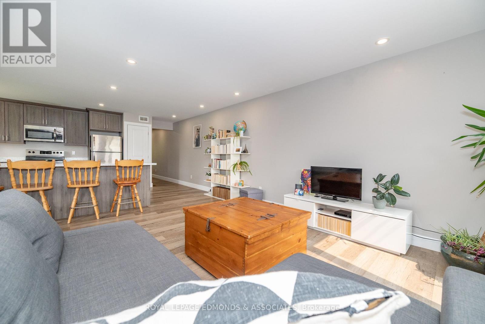 464 Dominion Street, Pembroke, Ontario  K8A 4W8 - Photo 7 - X12200031