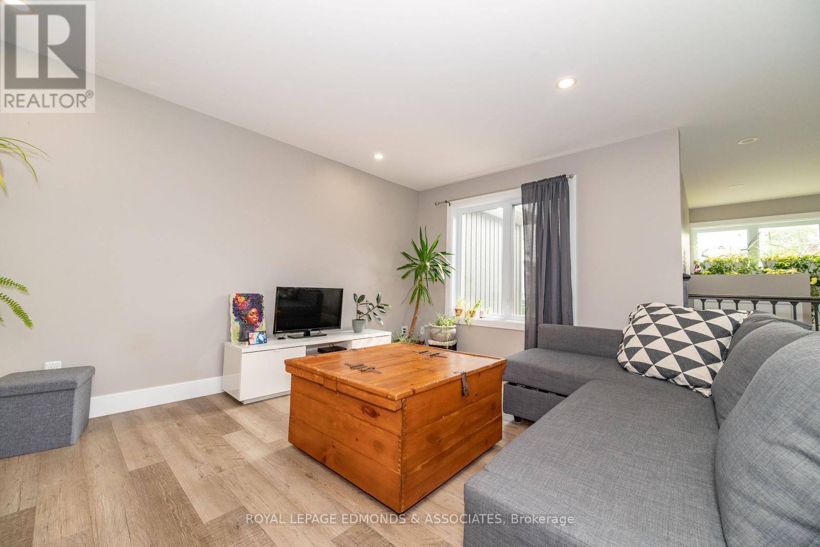 464 Dominion Street, Pembroke, Ontario  K8A 4W8 - Photo 8 - X12200031