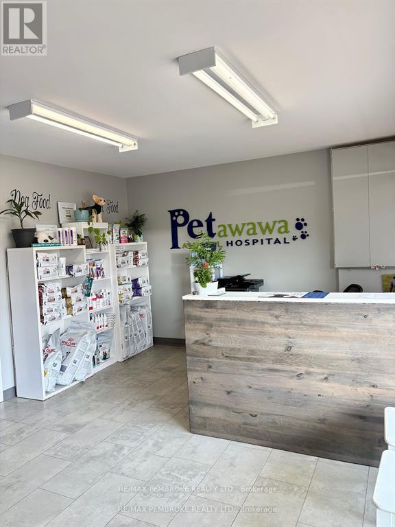 3261 Petawawa Blvd Boulevard, Petawawa, Ontario K8H 1X8 - Photo 3 - X12513172