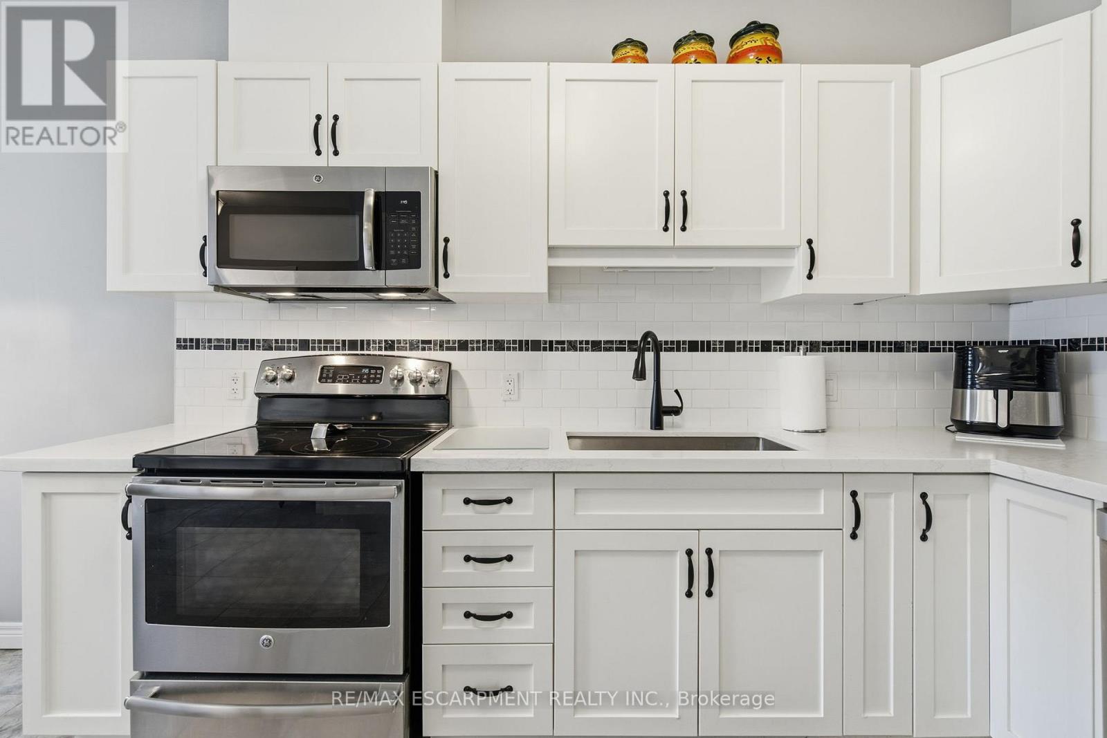 4 Hillgartner Lane, Hamilton, Ontario  L0R 1C0 - Photo 11 - X12513048