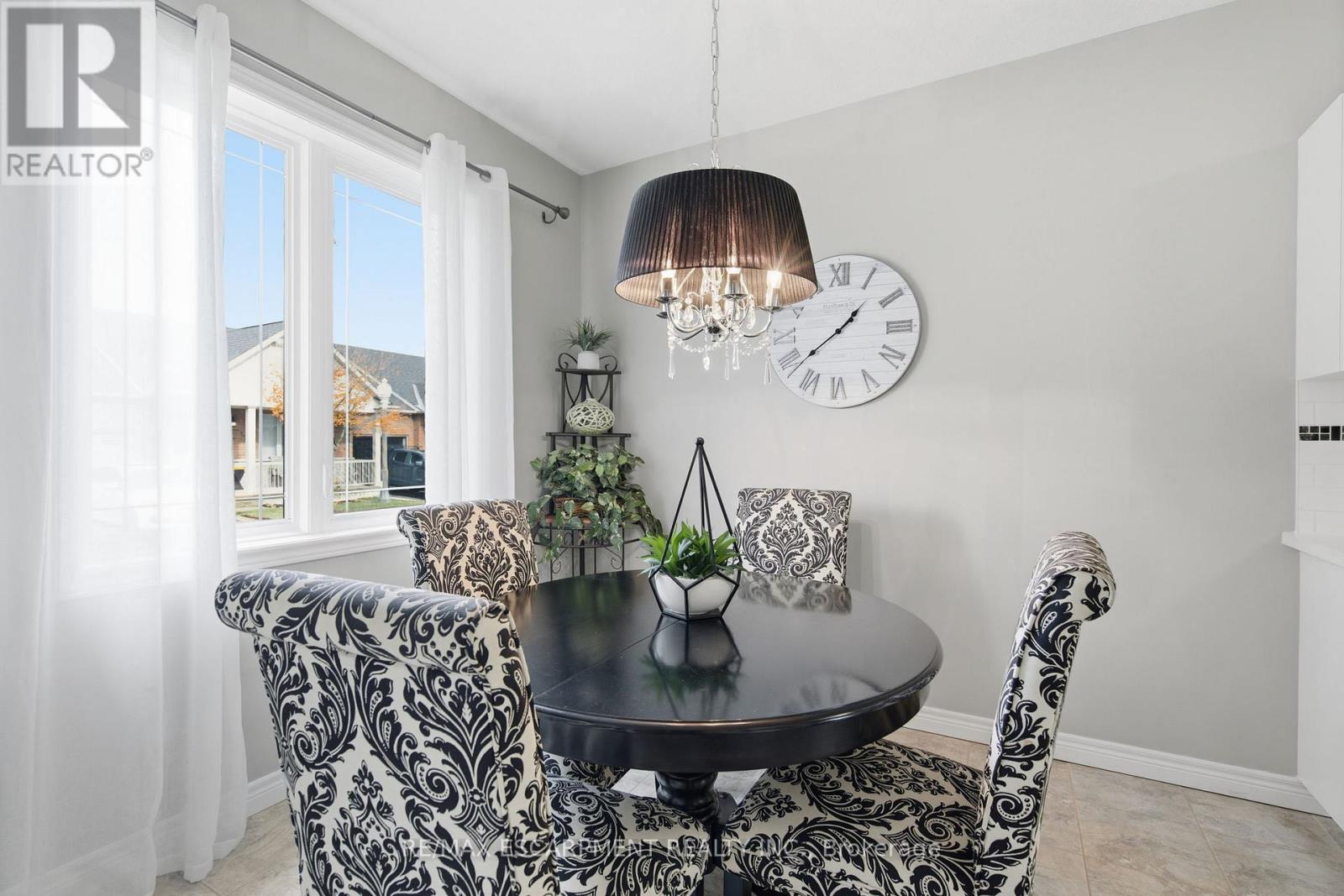 4 Hillgartner Lane, Hamilton, Ontario  L0R 1C0 - Photo 6 - X12513048