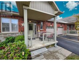 4 HILLGARTNER LANE, Hamilton, Ontario