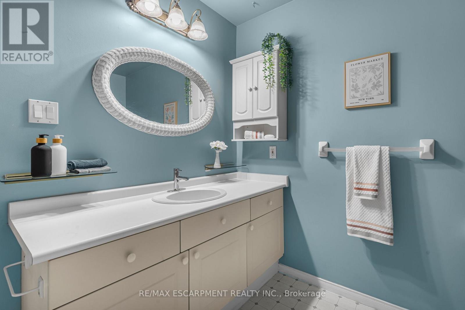 1 Village Drive, West Lincoln, Ontario L0R 2A0 - Photo 22 - X12513074