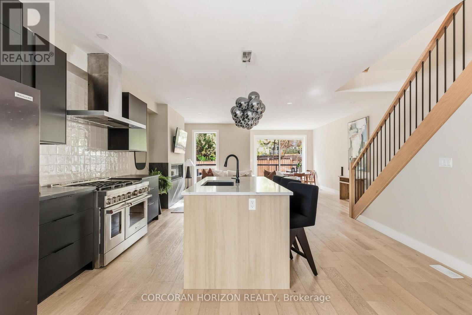 95 William Street W, Waterloo, Ontario  N2L 1J6 - Photo 10 - X12513098