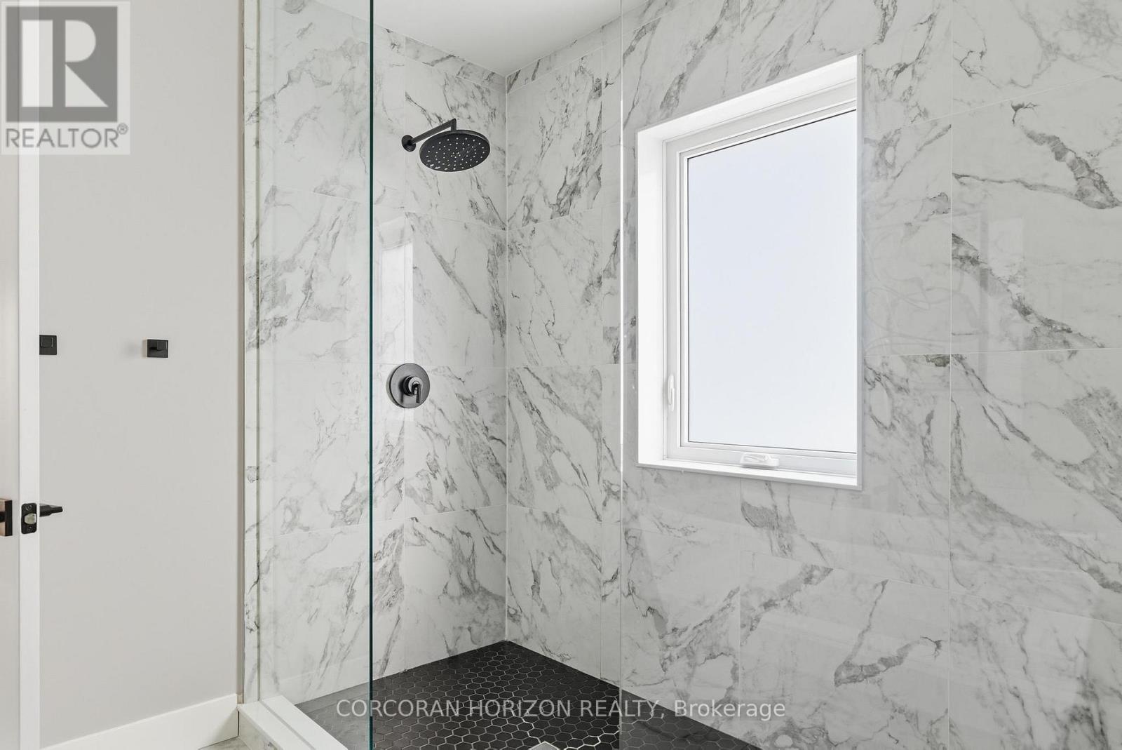 95 William Street W, Waterloo, Ontario  N2L 1J6 - Photo 33 - X12513098