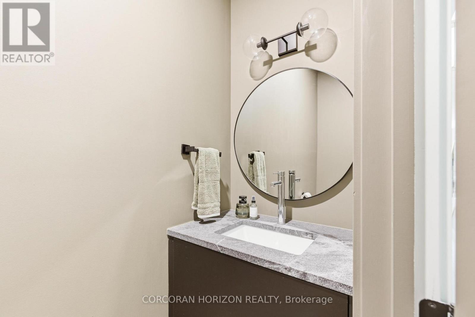 95 William Street W, Waterloo, Ontario  N2L 1J6 - Photo 37 - X12513098