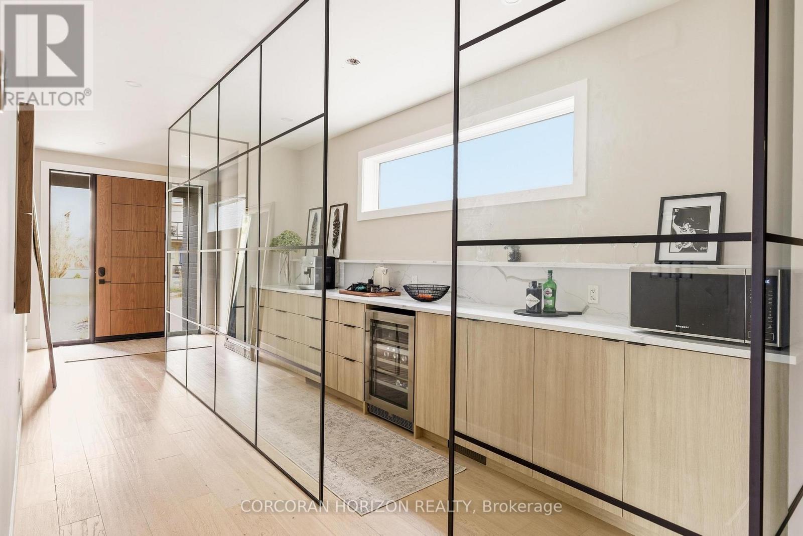 95 William Street W, Waterloo, Ontario  N2L 1J6 - Photo 5 - X12513098