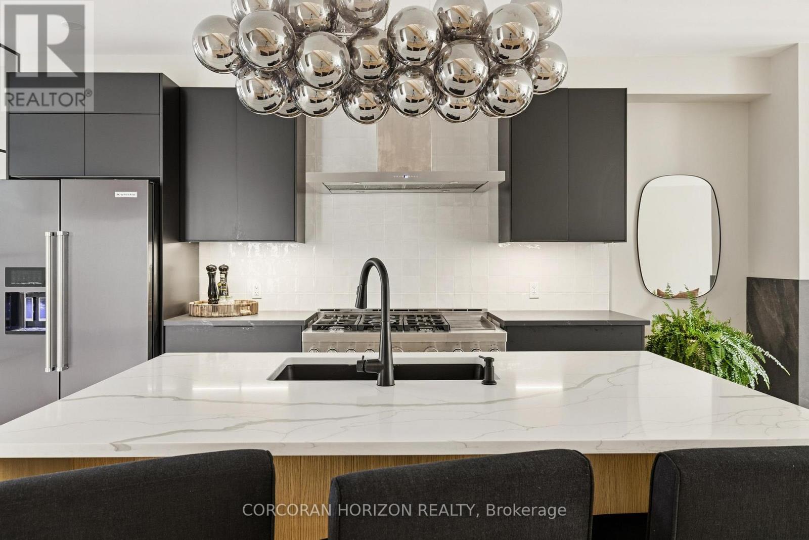 95 William Street W, Waterloo, Ontario  N2L 1J6 - Photo 8 - X12513098