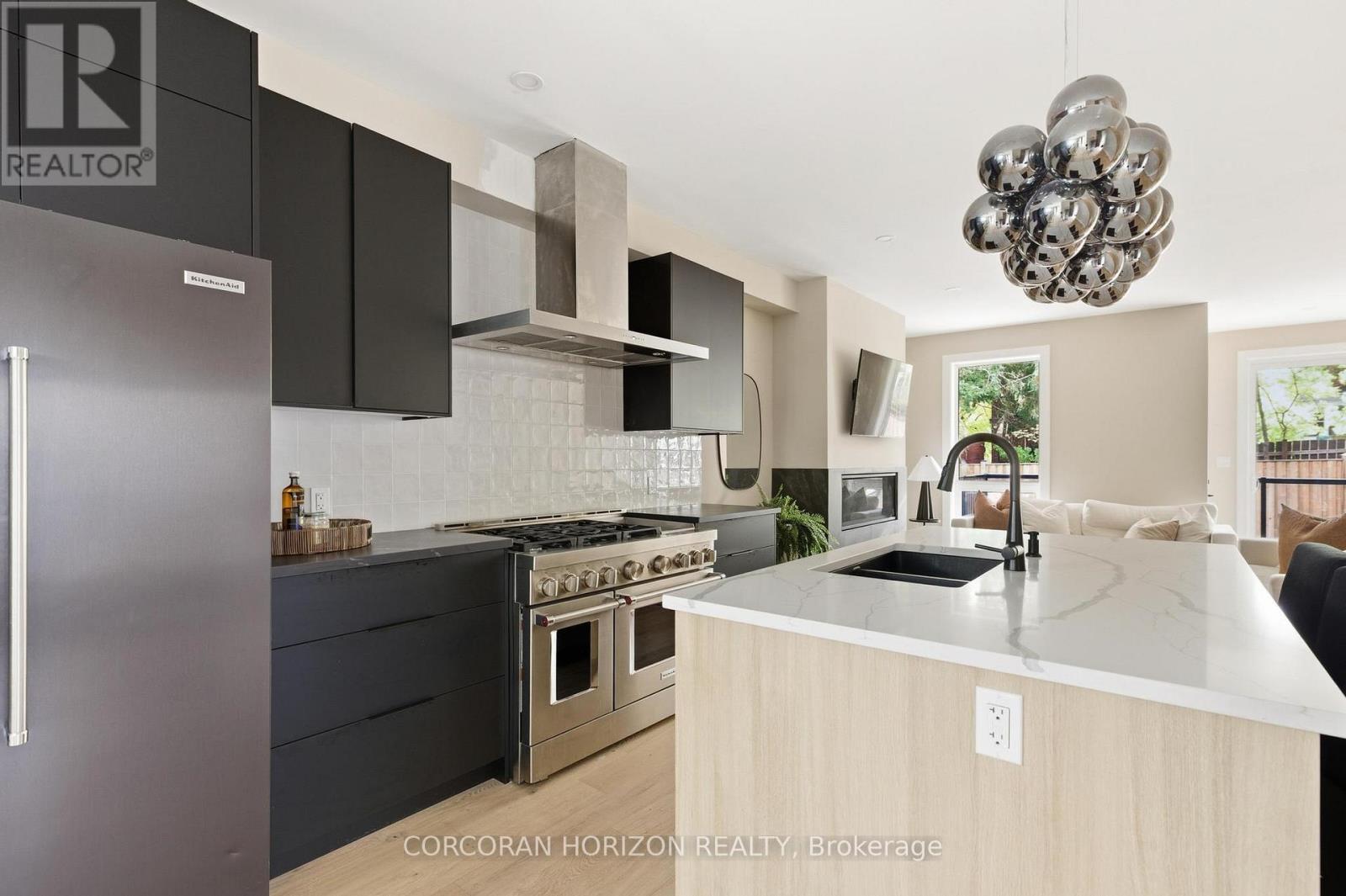 95 William Street W, Waterloo, Ontario  N2L 1J6 - Photo 9 - X12513098