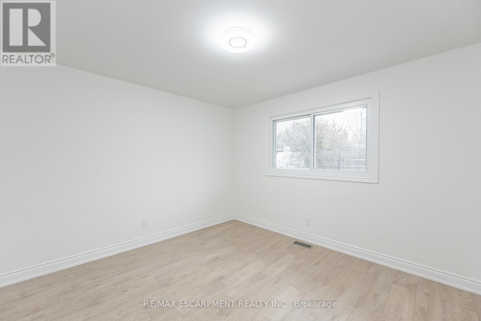 3045 Portage Road, Niagara Falls, Ontario  L2J 2J8 - Photo 11 - X12513140