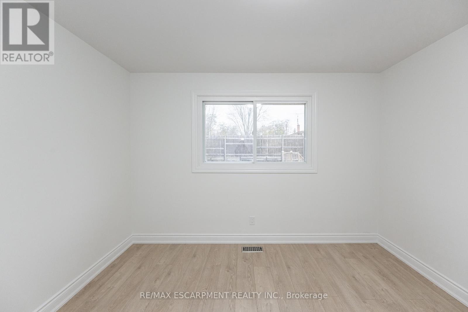 3045 Portage Road, Niagara Falls, Ontario  L2J 2J8 - Photo 12 - X12513140