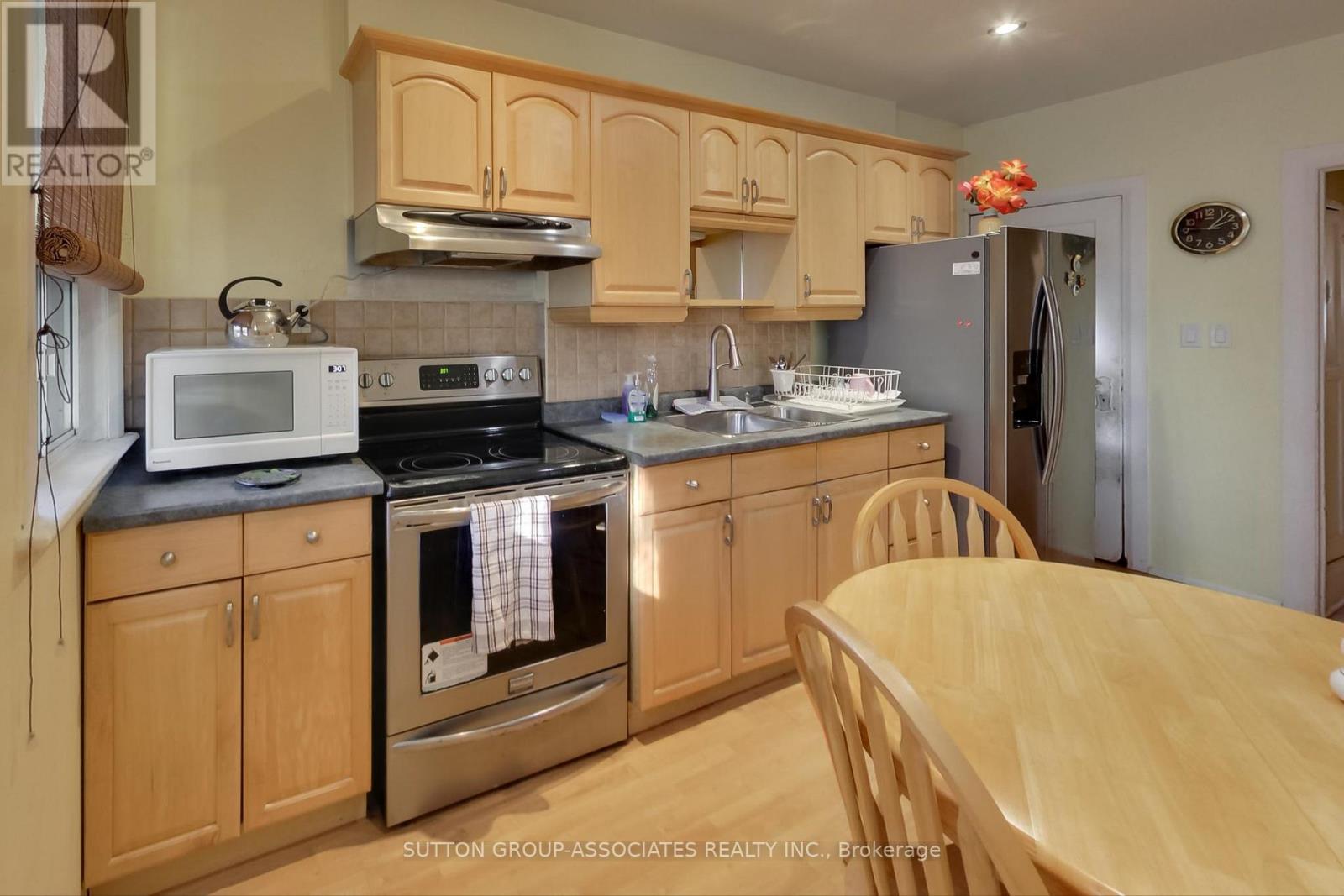 66 Appleton Avenue, Toronto, Ontario  M6E 3A5 - Photo 14 - C12513162