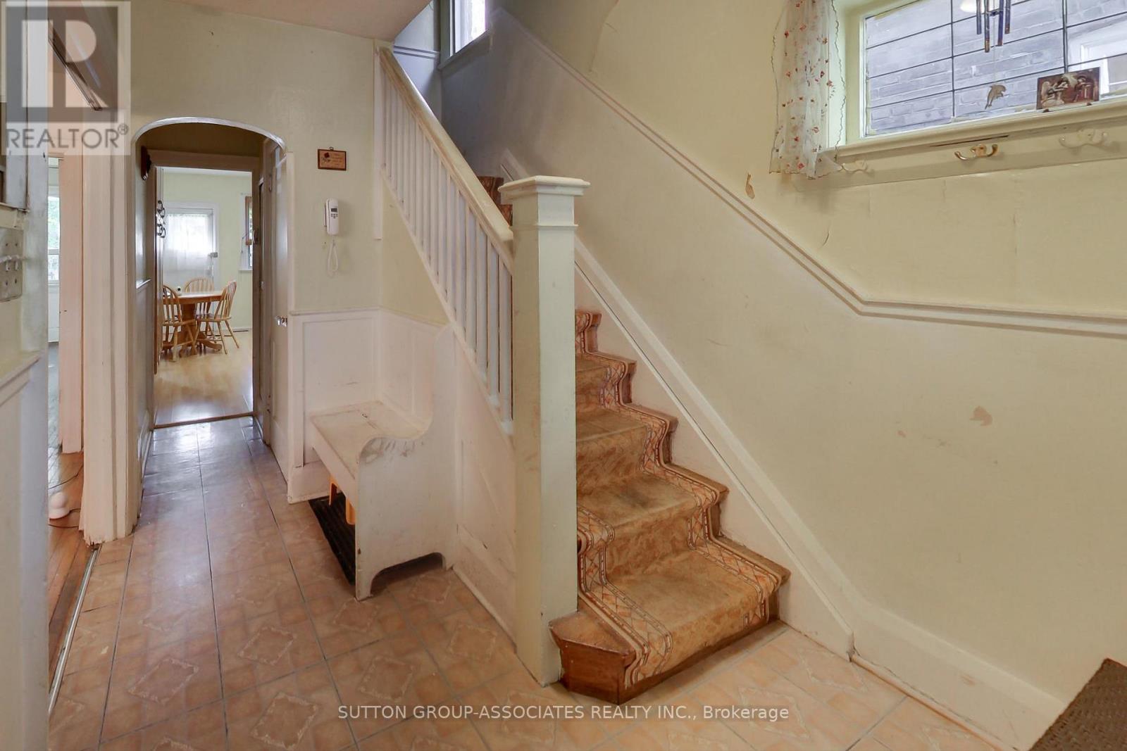 66 Appleton Avenue, Toronto, Ontario  M6E 3A5 - Photo 2 - C12513162