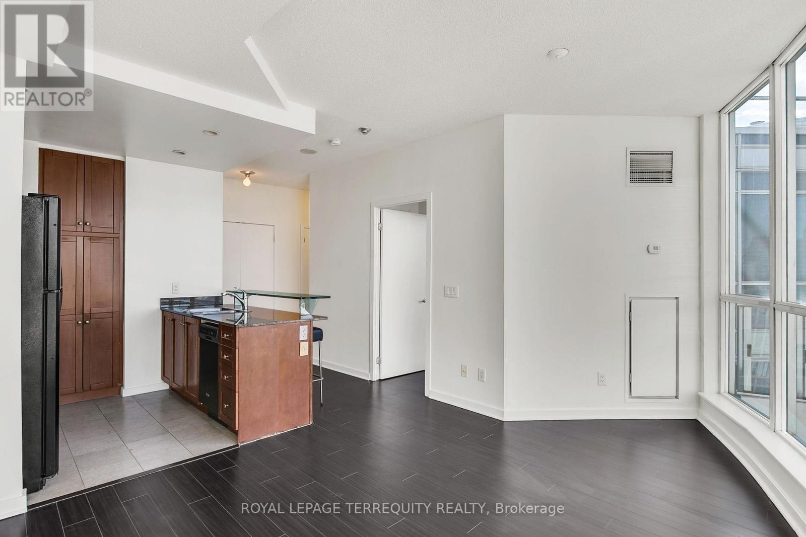 3613 - 8 York Street, Toronto, Ontario  M5J 2Y2 - Photo 13 - C12513262