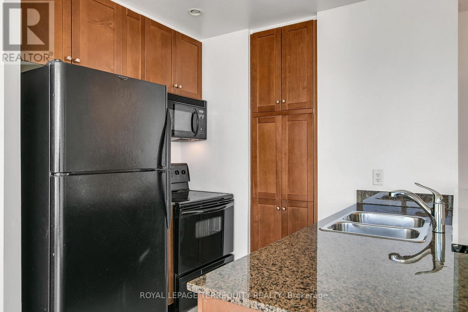 3613 - 8 York Street, Toronto, Ontario  M5J 2Y2 - Photo 17 - C12513262