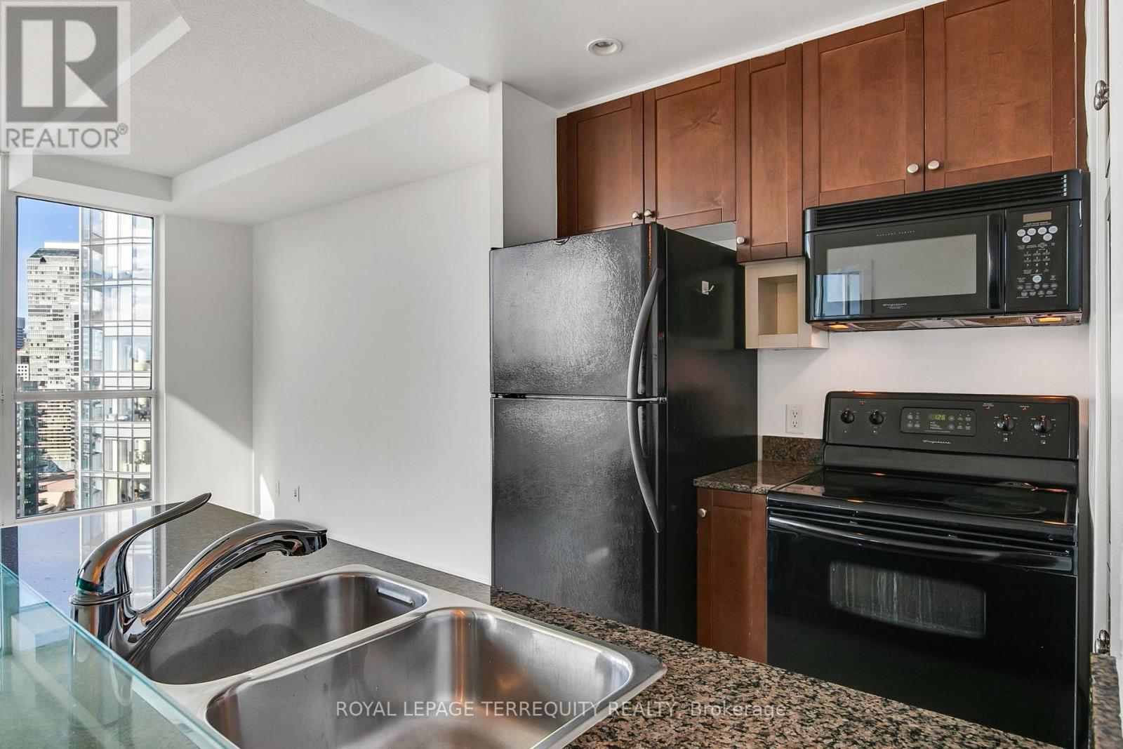 3613 - 8 York Street, Toronto, Ontario  M5J 2Y2 - Photo 18 - C12513262