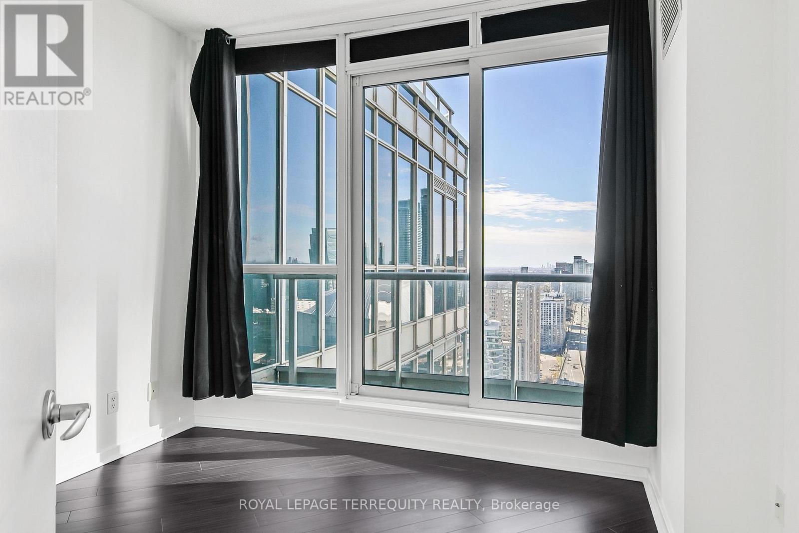 3613 - 8 York Street, Toronto, Ontario  M5J 2Y2 - Photo 19 - C12513262