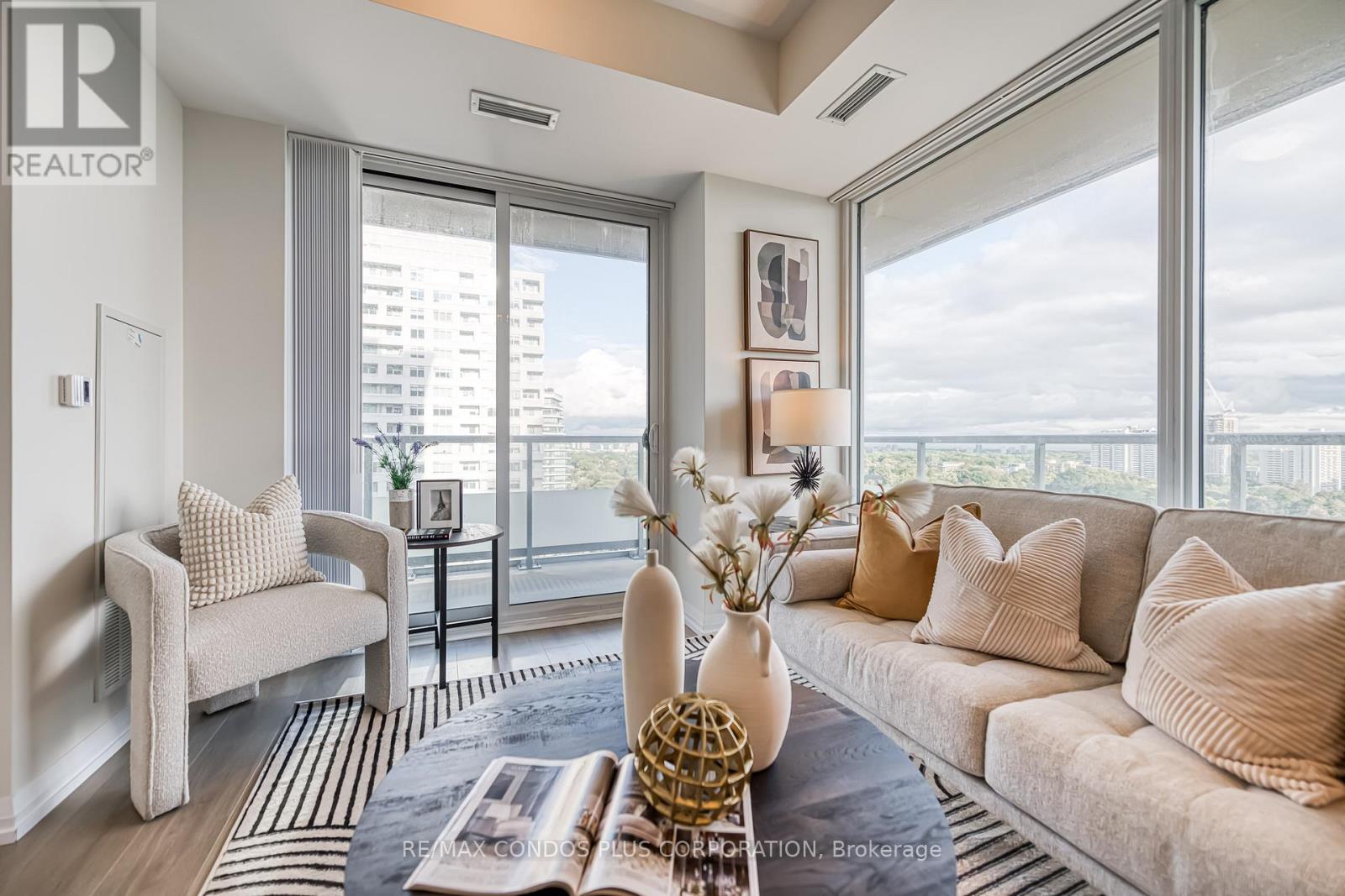 2007 - 25 Holly Street, Toronto, Ontario M4S 0E3 - Photo 10 - C12513284