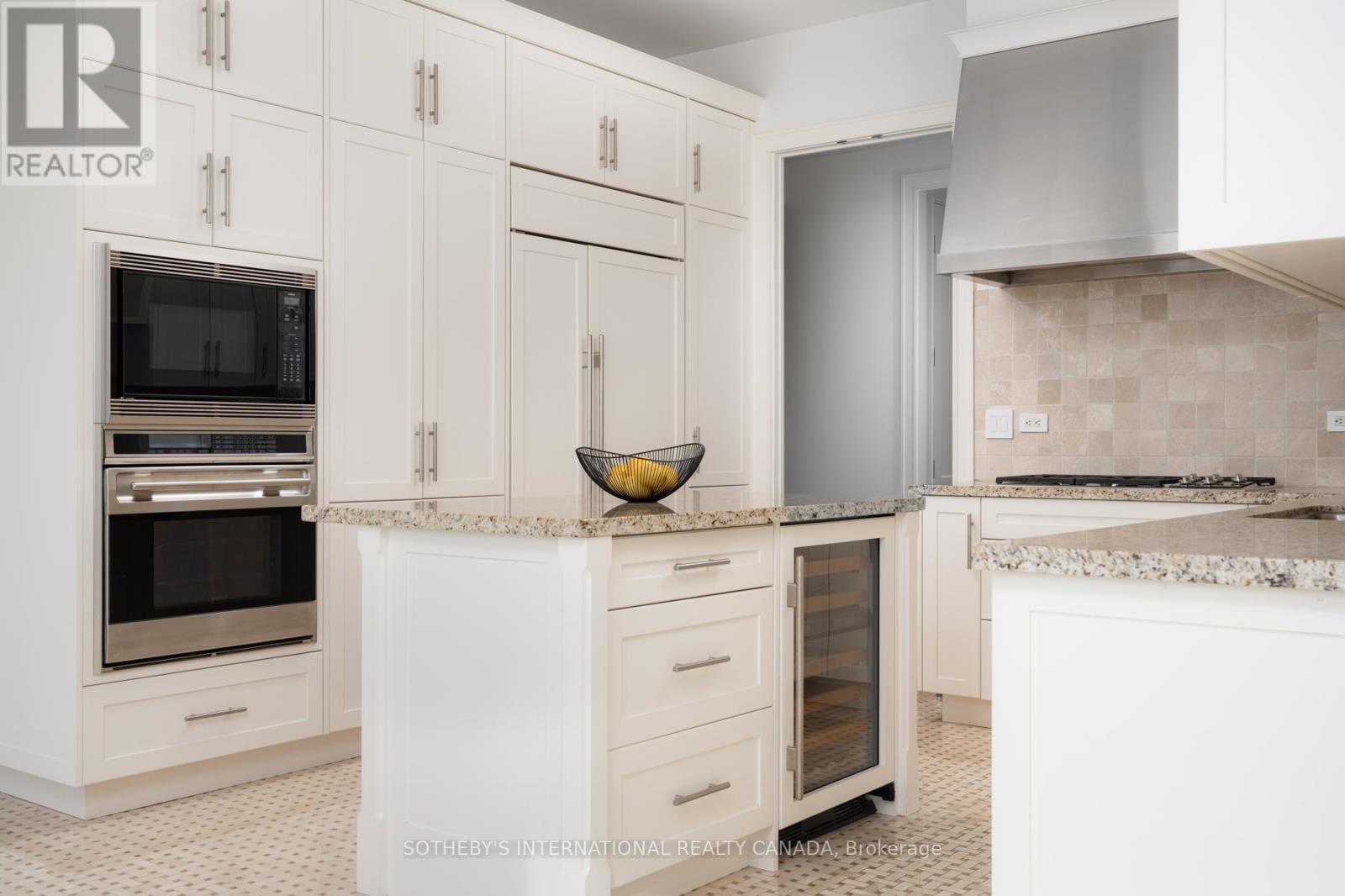 4104 - 183 Wellington Street W, Toronto, Ontario  M5V 0A1 - Photo 19 - C12513306