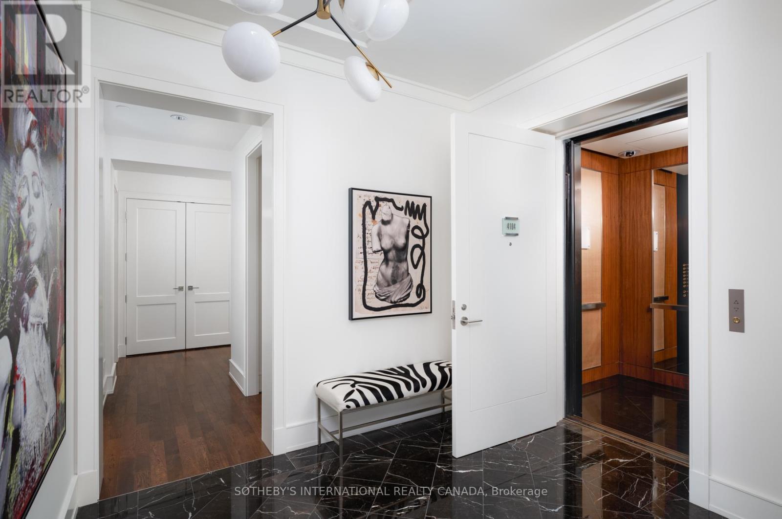 4104 - 183 Wellington Street W, Toronto, Ontario  M5V 0A1 - Photo 2 - C12513306