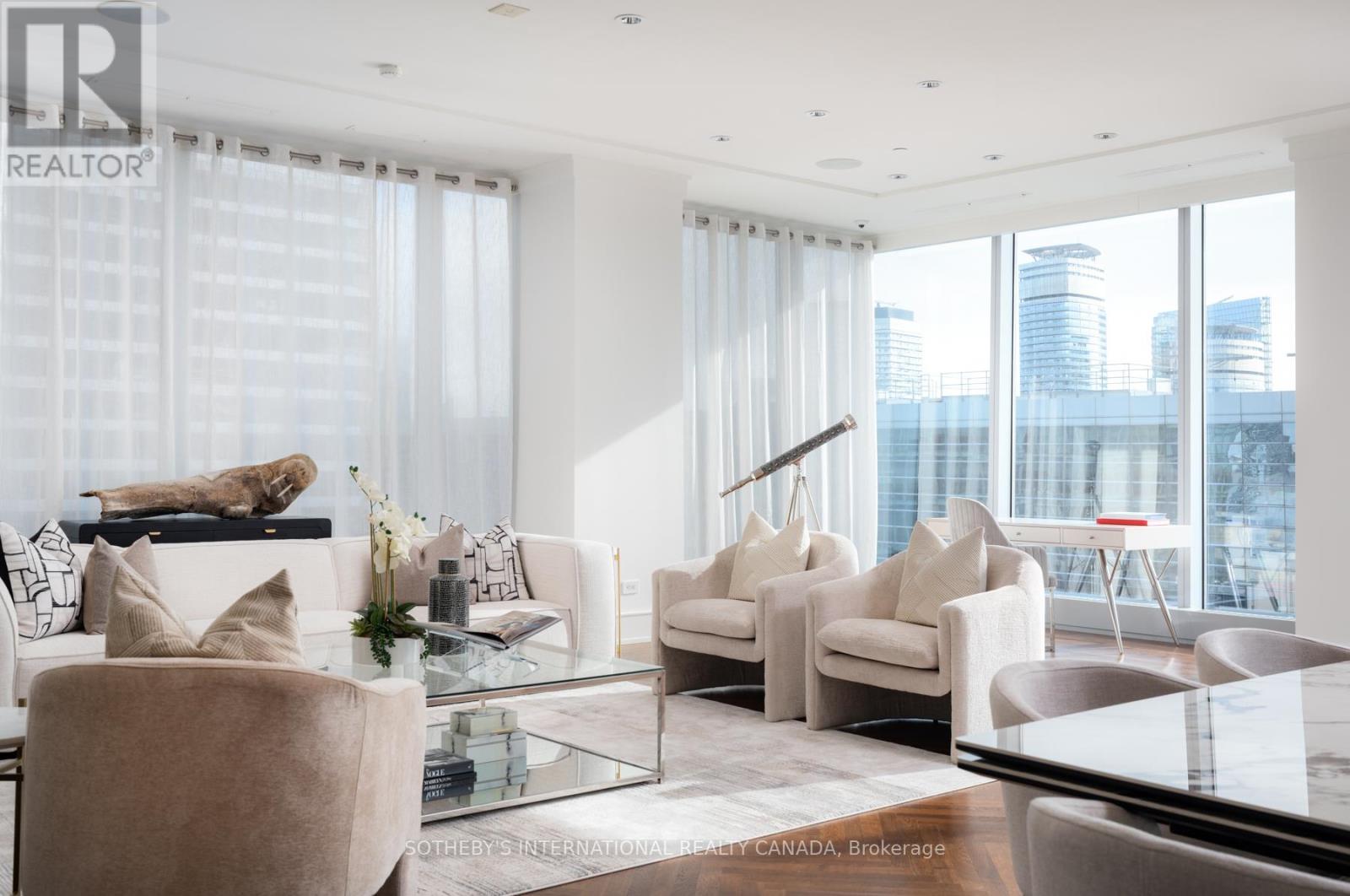 4104 - 183 Wellington Street W, Toronto, Ontario  M5V 0A1 - Photo 9 - C12513306