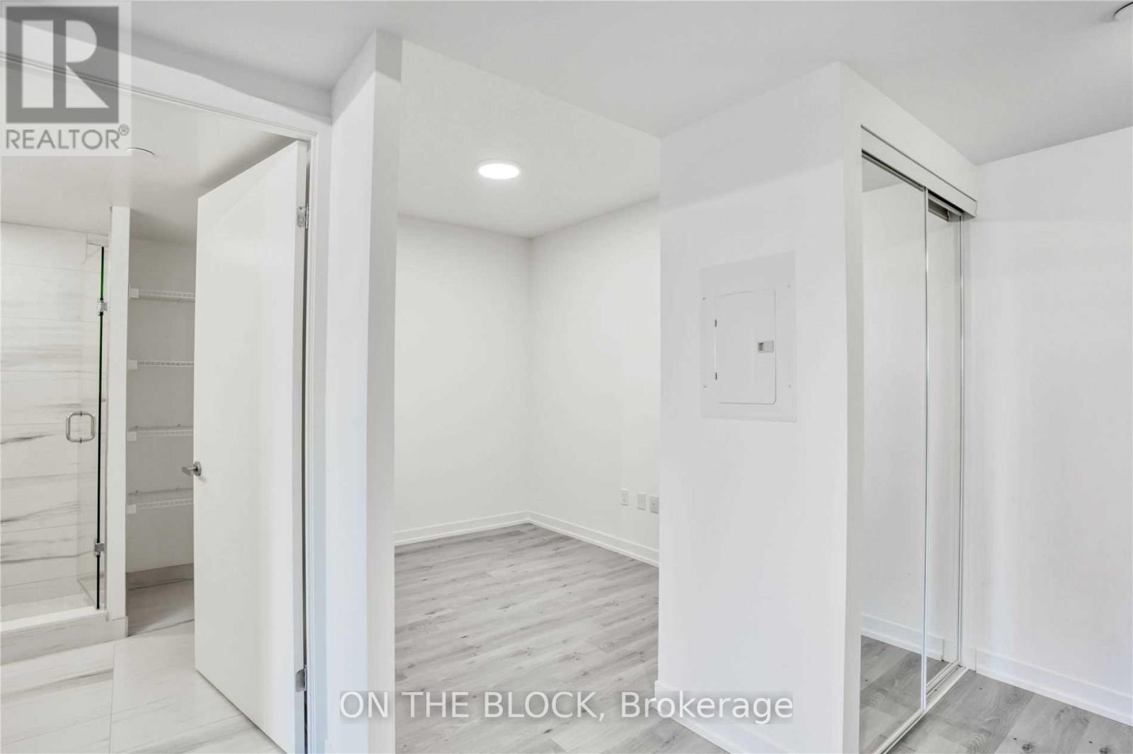 1501 - 138 Downes Street, Toronto, Ontario  M5E 0E4 - Photo 6 - C12513356