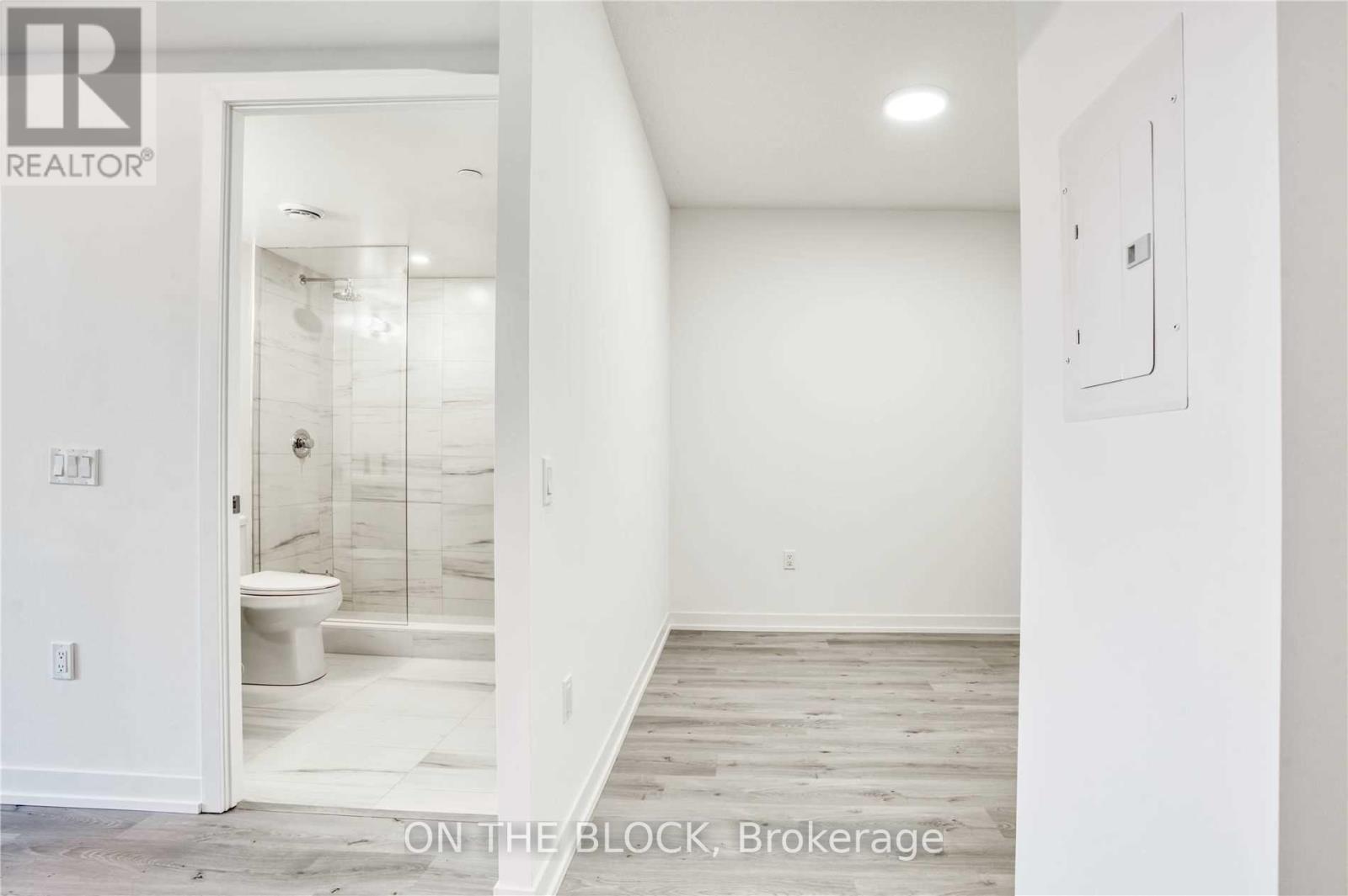 1501 - 138 Downes Street, Toronto, Ontario  M5E 0E4 - Photo 8 - C12513356